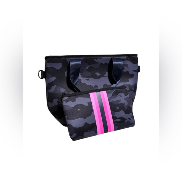 Hauteshore Epic Tote Bag - Picture 4 of 7